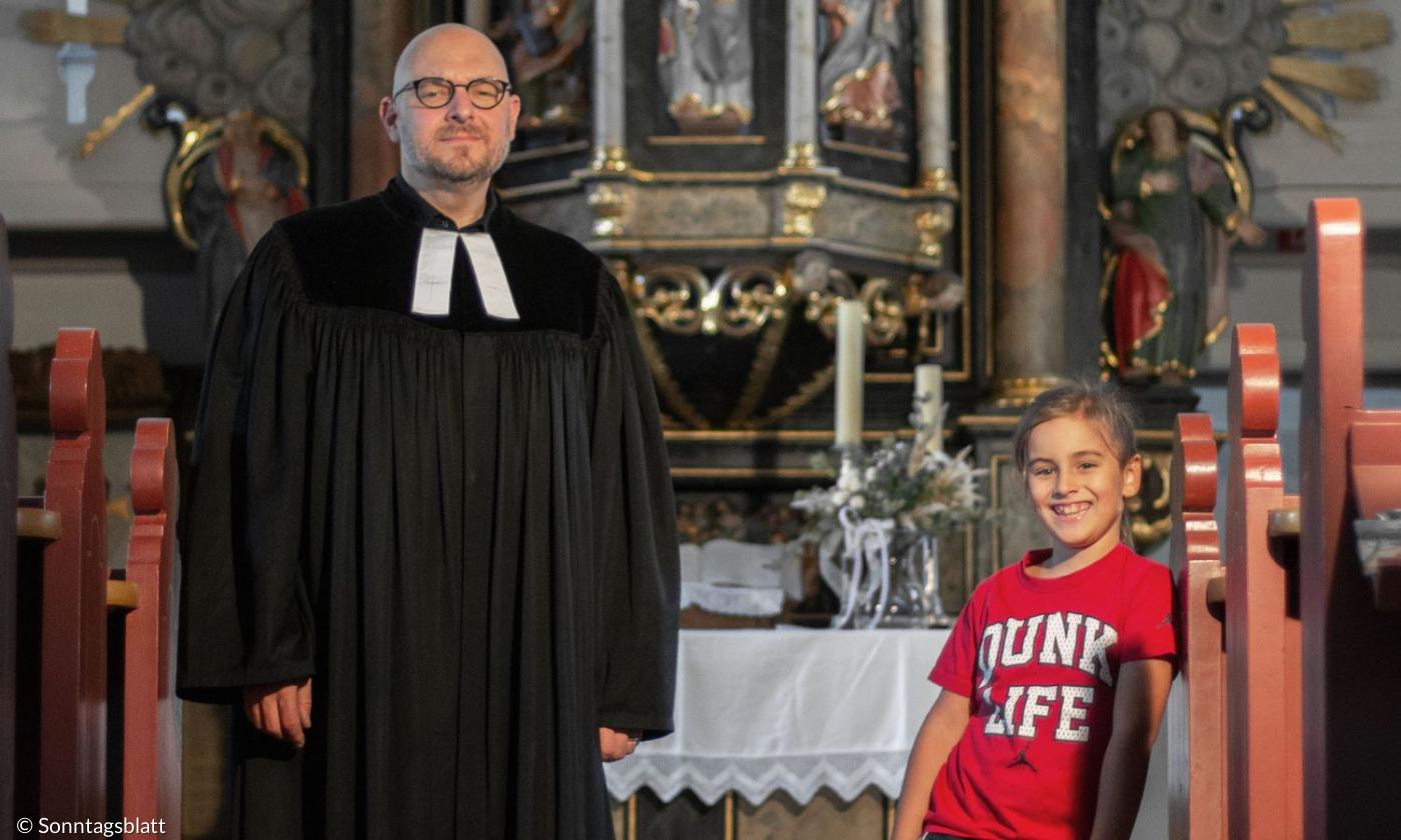 Yascha und Pastor Hannes Schott