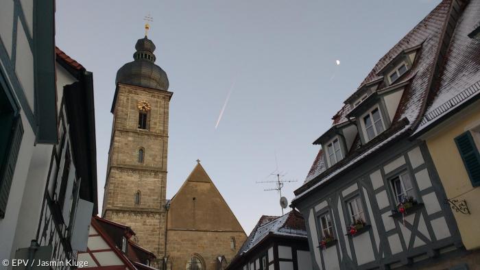 Blick auf die Kirche in Forchheim