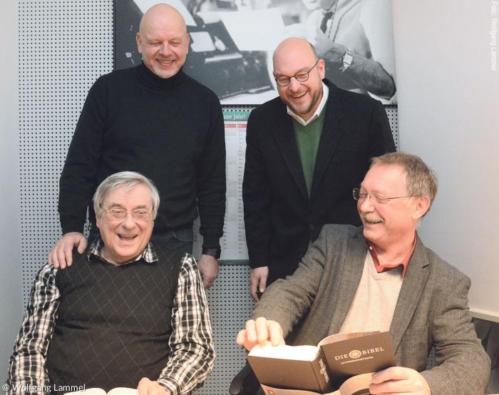 Sie begleiten das Projekt »Bibel auf Bareiderisch«: von links Eberhard Wagner und Pfarrer Hans Peetz (vorn), Horst Mayer von Radio Mainwelle und Pfarrer Hannes Schott (hinten).