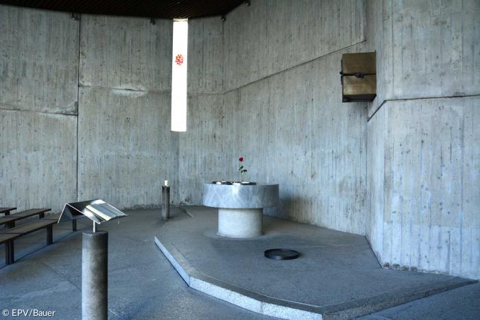 Versöhnungskirche Dachau Innenraum Altar