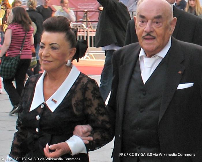 Filmproduzent Artur Brauner mit seiner Frau Maria 2010 auf dem »Boulevard der Stars« in Berlin.