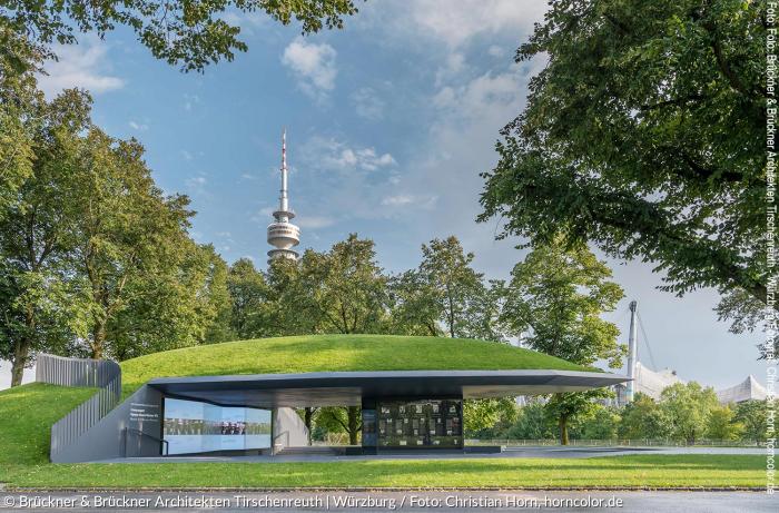 Der Gedenkort als »Einschnitt« im Münchner Olympiapark für die Opfer von 1972.