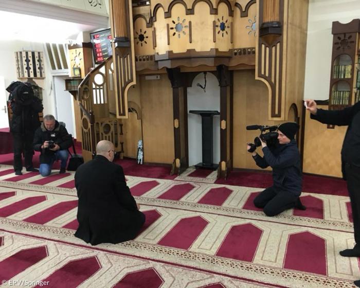 Islamwissenschaftler Abdel-Hakim Ourghi in der Berliner Moschee Dar-as-Salam, die vom Verfassungsschutz beobachtet wird.