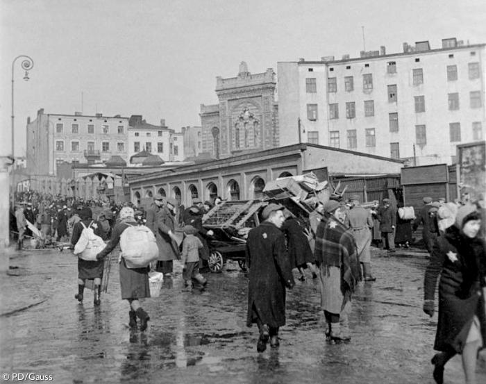 Deportation der Juden aus dem Ghetto Litzmannstadt (Lodz) 1940.