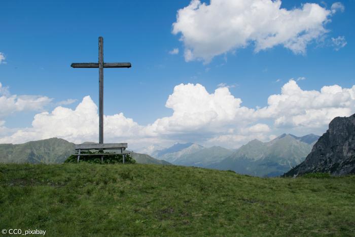 Kreuz in den Bergen