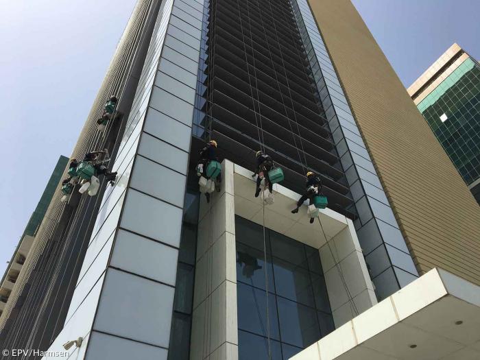 Dubai: Fensterputzer und Hilfsarbeiter