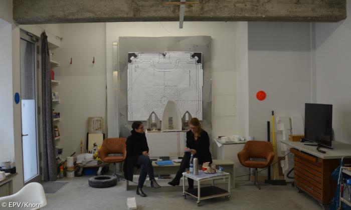 Susanne Wagner im Atelier 