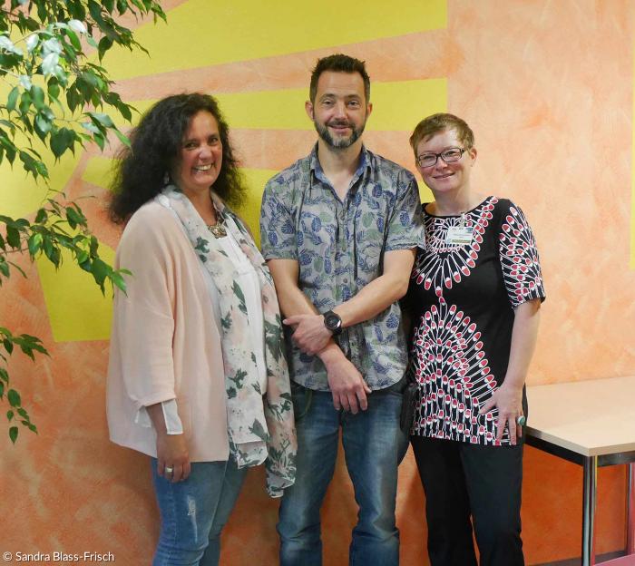 Das Team der Kunsttherapie in Bayreuth: von links die leitende Psychologin Monika Fischer, Sozialpädagoge Daniel Golla und die Künstlerin Ute Baumann.