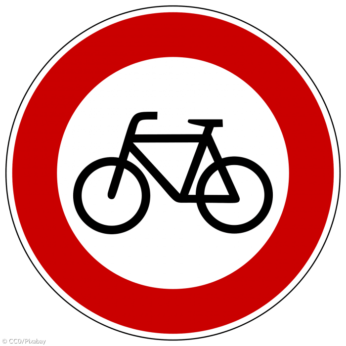 Schild mit Fahrverbot für Fahrräder