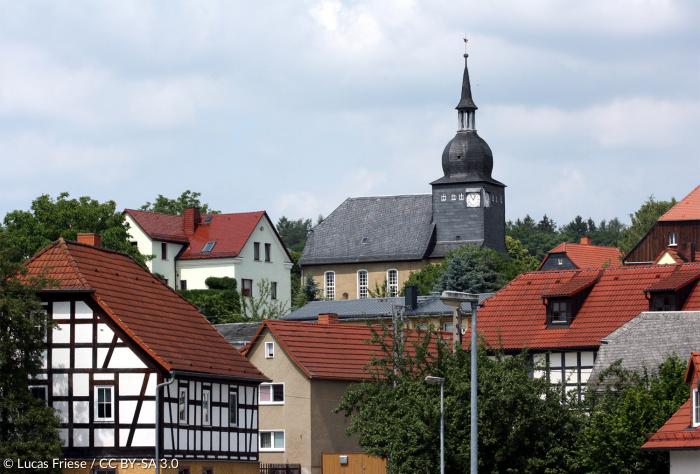 Die evangelische Kirche Steinsdorf in Thüringen.