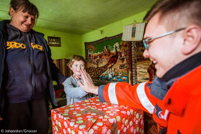 Weihnachtstrucker bringen Geschenke u.a. nach Rumänien