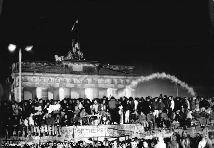 Silvester 1989/90 vor dem Brandenburger Tor