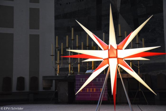 Herrnhuter Weihnachtsstern XXL Matthäuskirche München Advent Leuchten