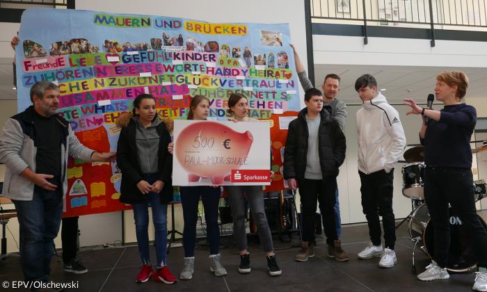 Plakatwettbewerb Über Mauern