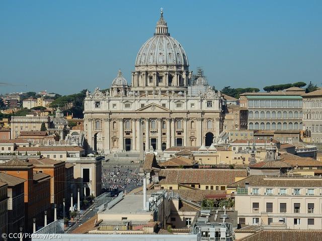 Rom Petersdom Petersplatz Vatikan katholische Kirche Papst