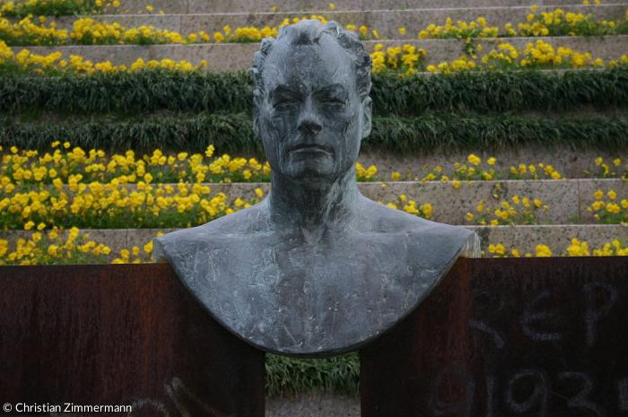 Willy Brandt Denkmal Porto