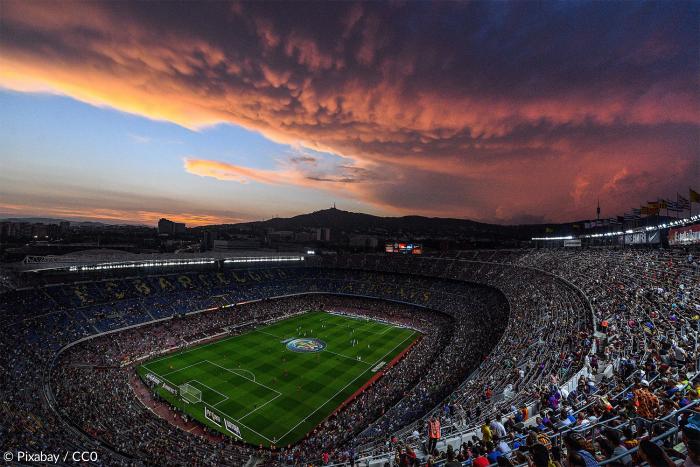 Camp Nou ist katalanisch für »neues Spielfeld«. Hier spielt der FC Barcelona seit 1957. Inzwischen bietet das Stadion 99.354 Plätze.