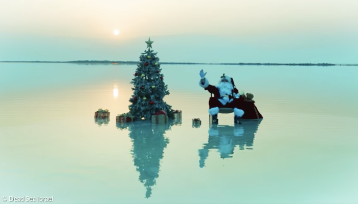 Der Weihnachtsmann grüßt vom Toten Meer