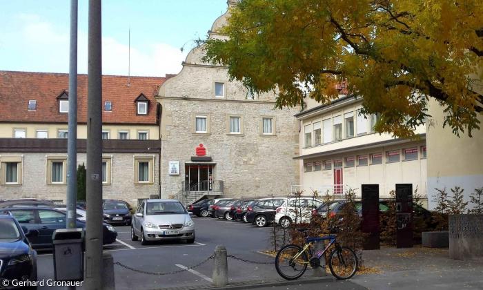 Die Sparkasse in Schweinfurt, wo früher die Synagoge stand