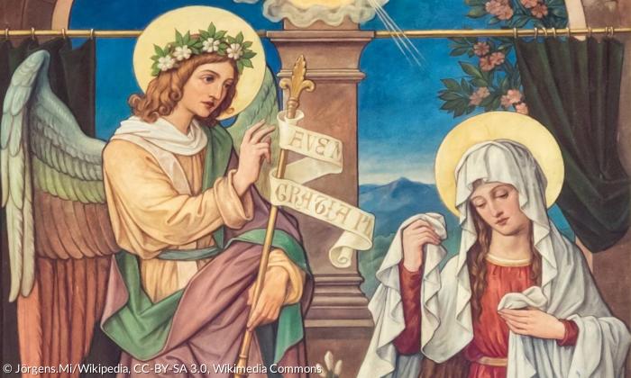Ein Gemälde, auf dem Erzengel Gabriel und Maria abgebildet sind.