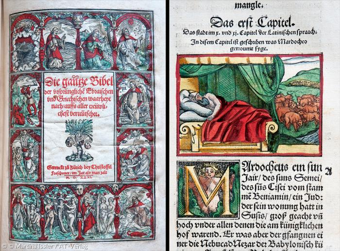 Links das kolorierte Deckblatt der Froschauer-Prachtbibel, rechts eine Illustration zu Mordechais Traum im Buch Esther.