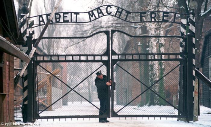Das Tor des ehemaligen Lagers Auschwitz 