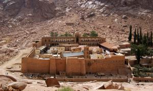 Das Katharinenkloster im Sinai in Ägypten wurde zwischen 548 und 565 gegründet und ist das älteste immer noch bewohnte Kloster des Christentums.