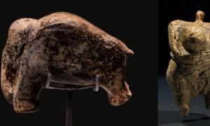 Jungsteinzeitliche Mammutfigur aus der Vogelherdhöhle im Lonetal und die »Venus vom Hohlefels« (rechts) der Schelklinger Höhle.