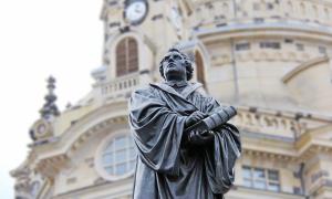 Luther-Statue vor der Frauenkirche in Dresden