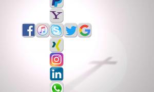 Kreuz aus den Logos von Facebook, iTunes, Skype, Twitter, Google, PayPal, Yahoo, Xing, Instagram, LinkedIn, WhatsApp