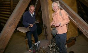 Diakon Hans Köhler und Vertrauensfrau Sabine Freudenberg in der Neupfarrkirche, Regensburg.