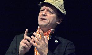 Frank-Markus Barwasser als Erwin Pelzig. 