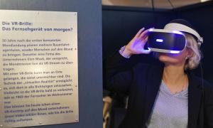 Ausstellung Nürnberg Mondlandung Medien VR Brille