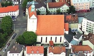 Luftbild der Kirche St. Johannes in Augsburg