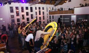 Party zur Einweihung der Jugendkirche LUX 