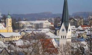 Miesbach Evangelische Kirche Winterstimmung