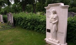 Grabstein Emilie Lehmus auf dem Fürther Friedhof Fürth