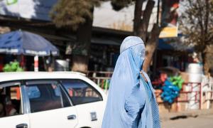 Eine Frau mit einer Burka