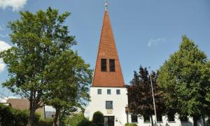 Die Kirche in Dörfles-Esbach wird zum Wohnzimmer